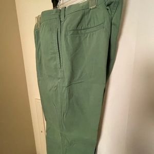 BRAND NEW WITH TAGS MEN’S KHAKI GREEN PANTS